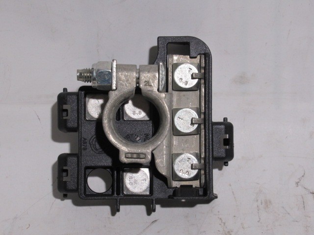 Alfa Romeo Giulietta pozitív akkumulátor saru 50518309