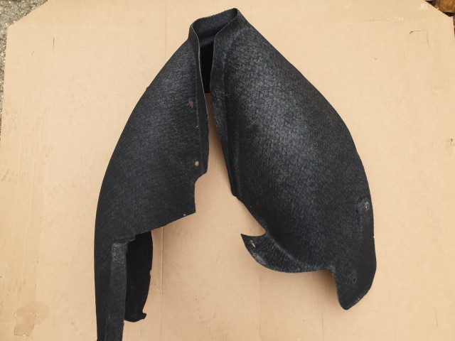 Alfa Romeo Gt gyári új bal hátsó kerékjárati dobbetét 60698895