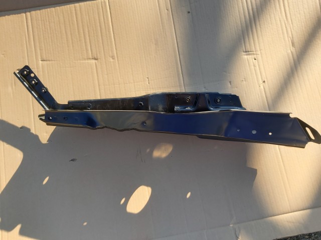 Fiat Linea gyári új jobb első sárvédő tartó  51783828