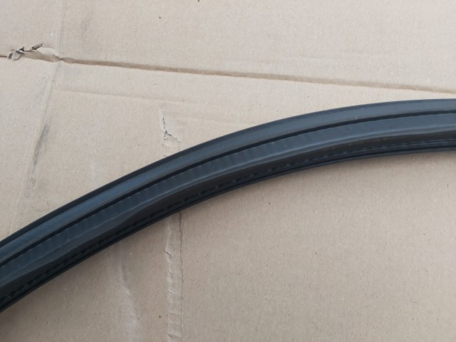 Alfa Romeo Gt gyári új csomagtérajtó kéder gumi 60681575