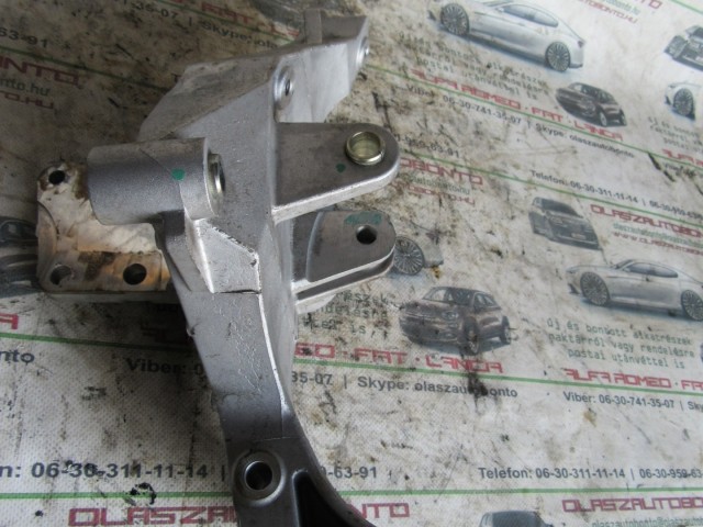 Fiat 500 Abarth 1,4 TB , 55218948 számú tartó bak