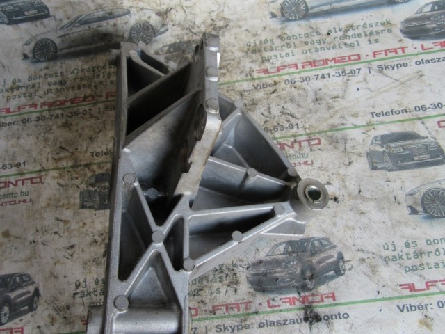 Fiat 500 Abarth 1,4 TB , 55218948 számú tartó bak
