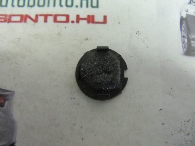 Fiat Doblo III.  bal első ajtóbehúzó csavar takaró