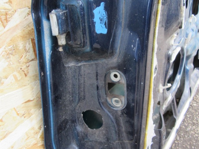 52058 Alfa Romeo Gt kék színű, jobb oldali ajtó a képen látható sérüléssel