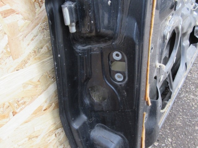 52057 Alfa Romeo Gt matt fekete színű, jobb oldali ajtó 