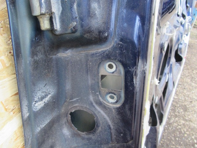 52063 Alfa Romeo Gt kék színű, jobb oldali ajtó a képen látható sérüléssel