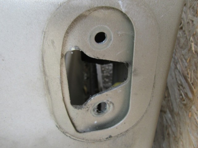 61881 Fiat Stilo 3 ajtós, ezüst színű jobb oldali ajtó