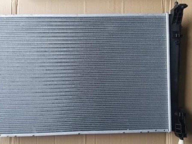 Fiat Grande Punto gyári új vízhűtő 55704136