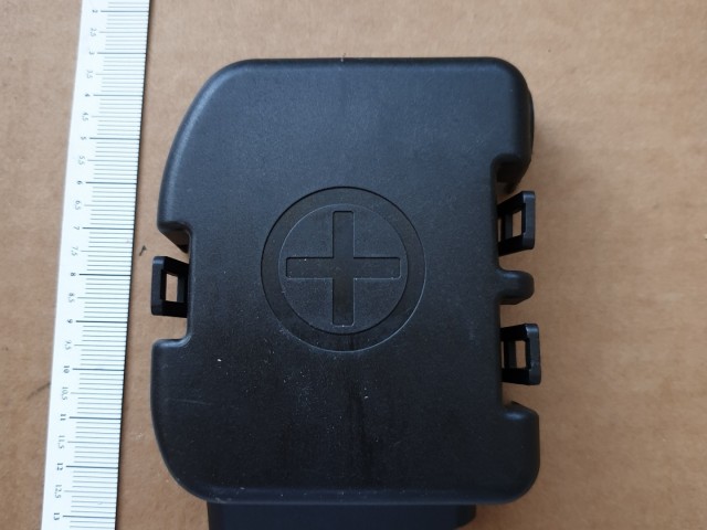 Alfa Romeo Giulietta gyári új, pozitív akkumulátor saru fedél 50518310