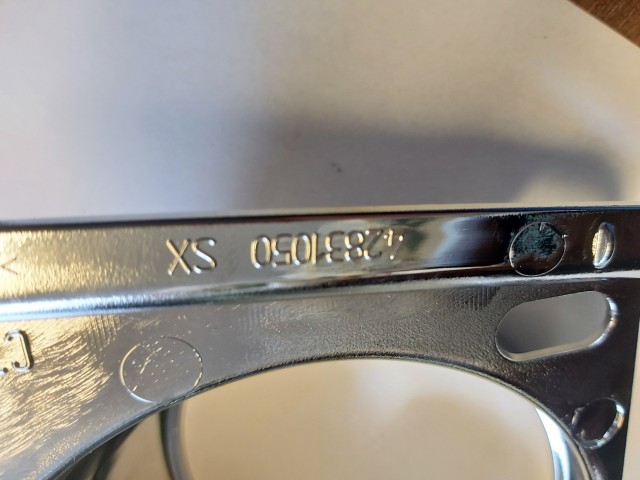 Alfa Romeo 159 Gyári új Bal oldali fényszóró belső króm keret 42831050