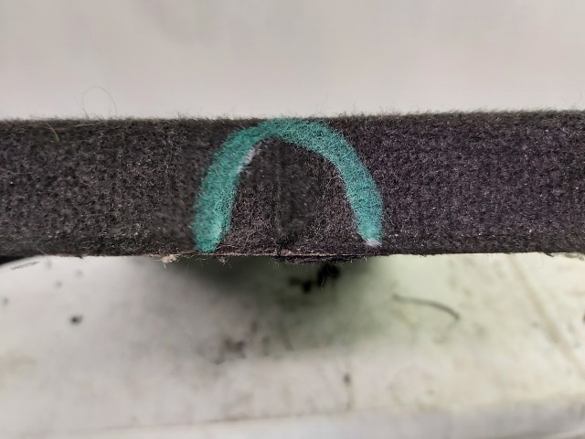 124988 Fiat Bravo 2007-2014 kalaptartó a képen látható sérüléssel 735516400