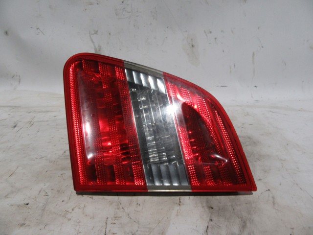 121880 Mercedes Benz B-class 2005-2011 jobb hátsó belső lámpa a1698201664