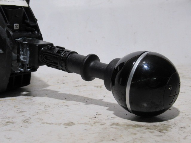 125443  Fiat 500 L váltókulissza 50295621