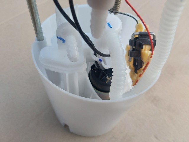 Fiat Linea 1,4 benzin gyári új üzemanyagszivattyú 51877673