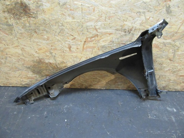 121966 Alfa Romeo 159, Brera, Spider jobb első sárvédő a képen látható sérüléssel 60688211