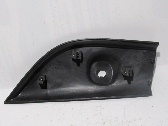 Fiat Panda III. manuális, jobb első tükör takaró háromszög