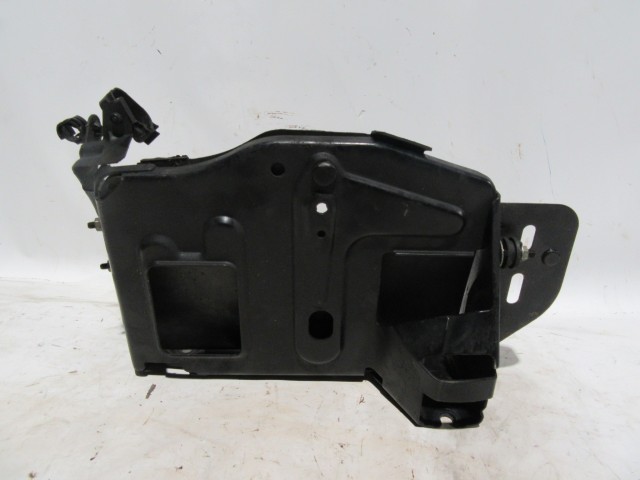 128059 Alfa Romeo 147, Gt akkumulátor tartó 