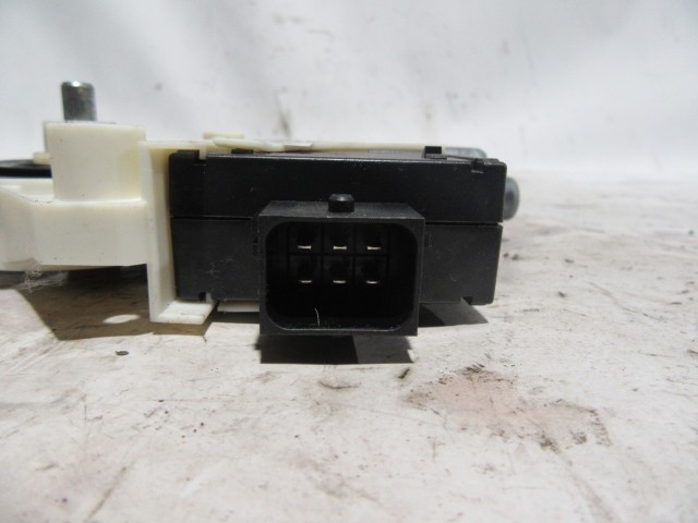 Fiat 500x jobb első ablakemelő motor