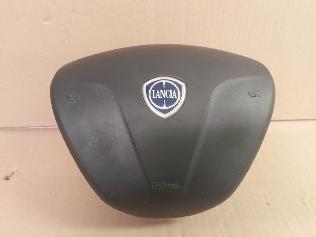 129361 Lancia Delta Kormánylégzsák a képen látható karcokkal 735474035