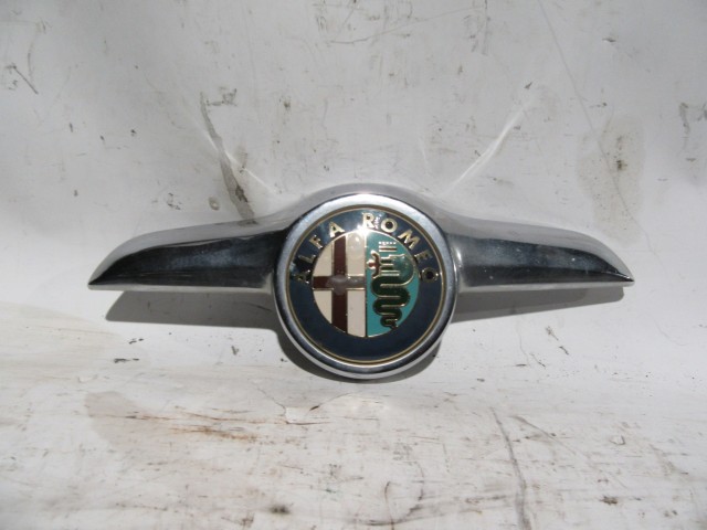 128125 Alfa Romeo Gt első embléma 