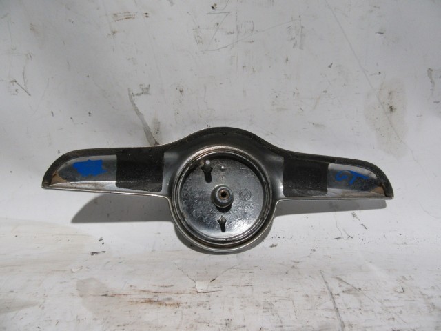 128125 Alfa Romeo Gt első embléma 