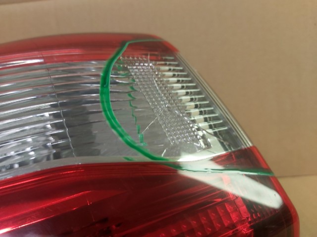 129362 Nissan Qashqai Bal hátsó lámpa a képen látható sérüléssel 22018013