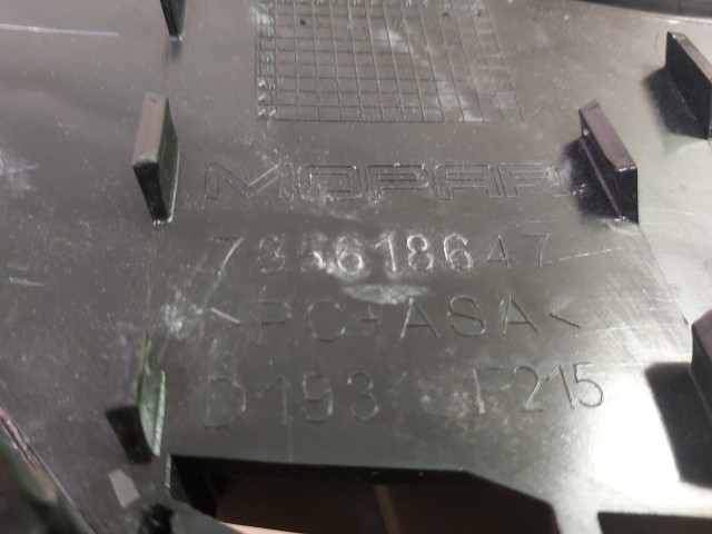 184607 Lancia Ypsilon III. 2015- től gyártott első díszrács 735618647