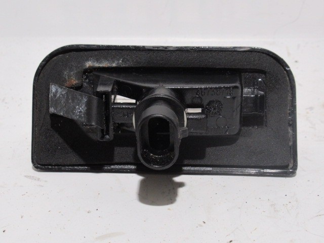 Fiat Doblo I. II. 46738719 számú rendszámtábla világítás