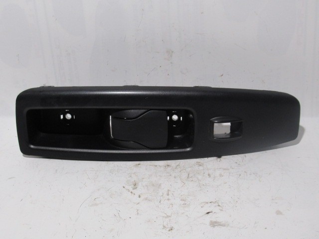 Fiat Doblo III.- IV. jobb első, belső kilincs 735484916