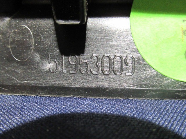 Fiat 500 L kesztyűtartó ajtó 51953009