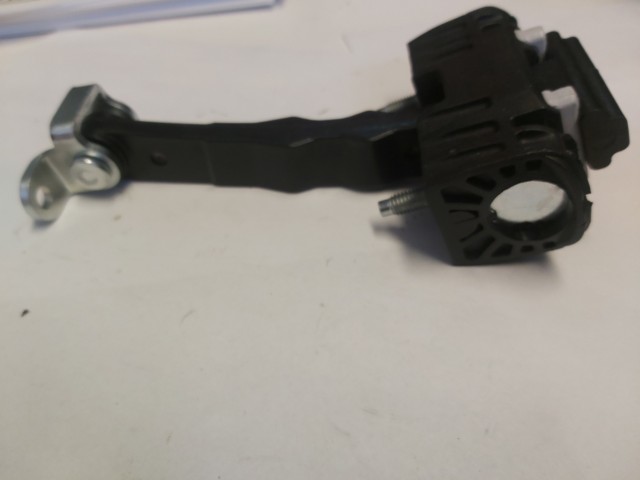 Alfa Romeo 159 utángyártott új első ajtó határoló 60690659