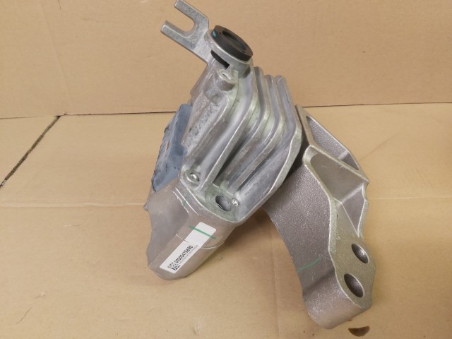 Alfa Romeo Giulietta 1,4 16v benzin gyári új motortartó gumibak 50547669