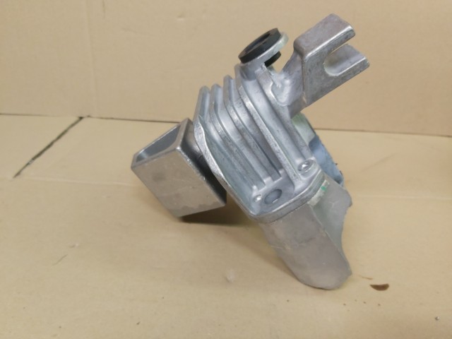 Alfa Romeo Giulietta 1,4 16v benzin gyári új motortartó gumibak 50547669