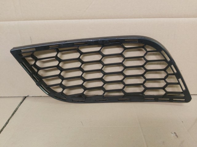 Alfa Romeo Giulietta 2010-2013 utángyártott új bal első díszrács 156090415