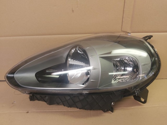 Fiat Punto Evo utángyártott új, antracit belsős, bal első fényszóró