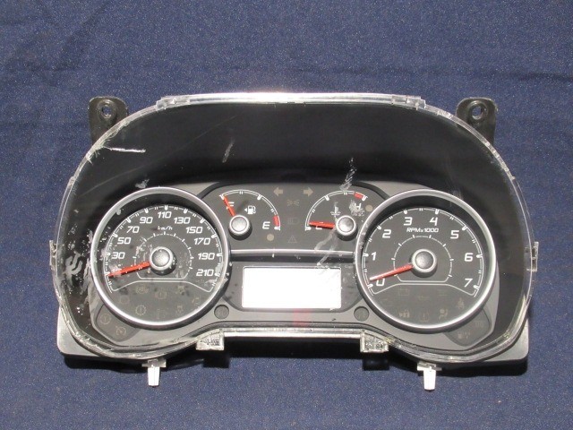 Fiat Doblo IV. óracsoport a képen látható sérüléssel 52062491