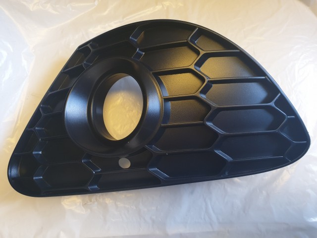 Alfa Romeo Giulietta utángyártott új bal első ködlámpakeret 156090420