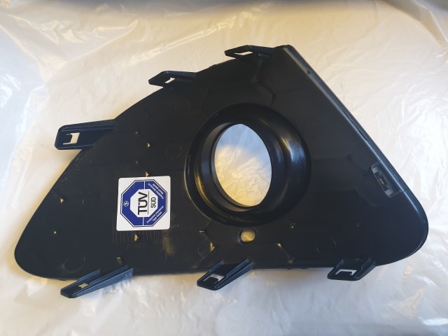 Alfa Romeo Giulietta utángyártott új bal első ködlámpakeret 156090420