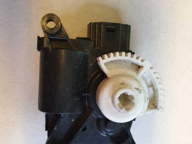 Iveco Daily fűtés állító motor GZ1T300208