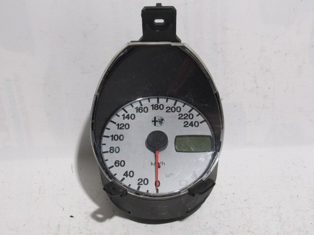 130028 Alfa Romeo 156 óracsoport 