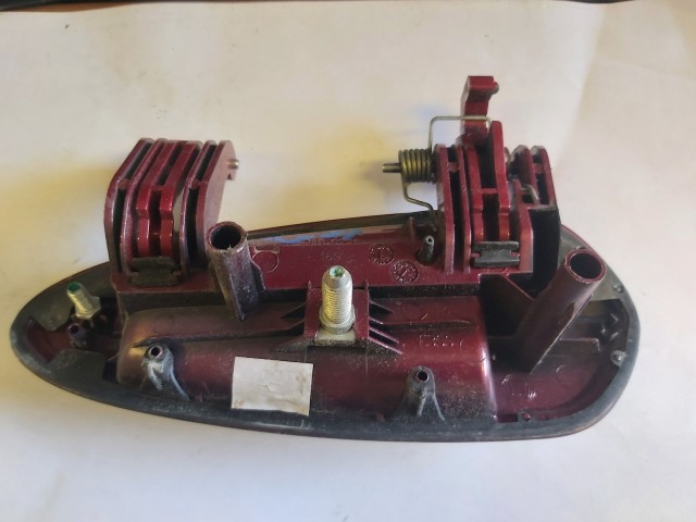 Fiat Grande Punto  bordó színű, jobb hátsó külső kilincs