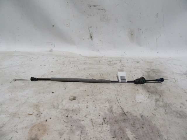 Fiat 500x első ajtó, belső kilincs és a zár közötti bovden 