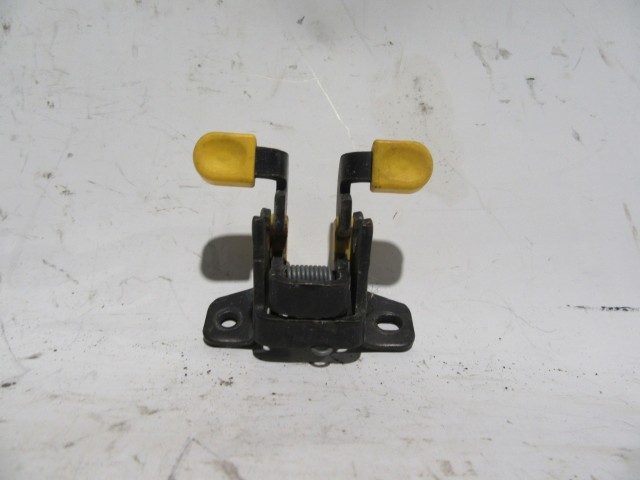 Fiat Doblo III. ketté nyíló csomagtér ajtó  nyílás határoló