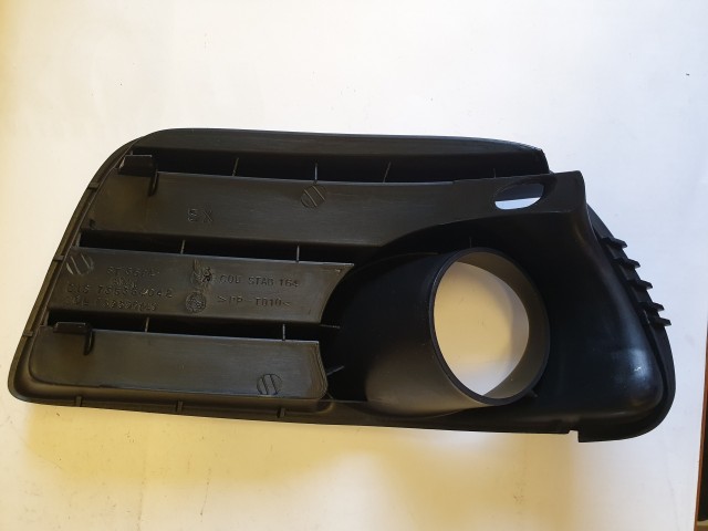 Fiat Punto III. 2003-2010 gyári beszállítós új, bal első ködlámpa keret 735356149