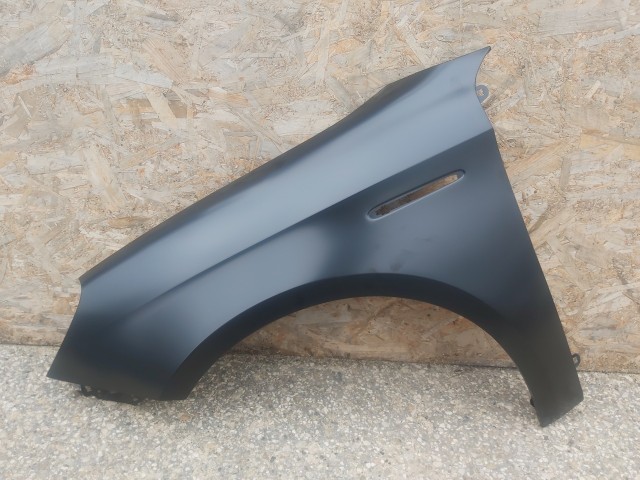 Alfa Romeo Giulietta utángyártott új bal első sárvédő 50520627