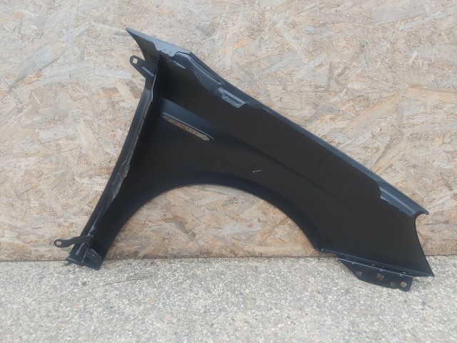 Alfa Romeo Giulietta utángyártott új bal első sárvédő 50520627