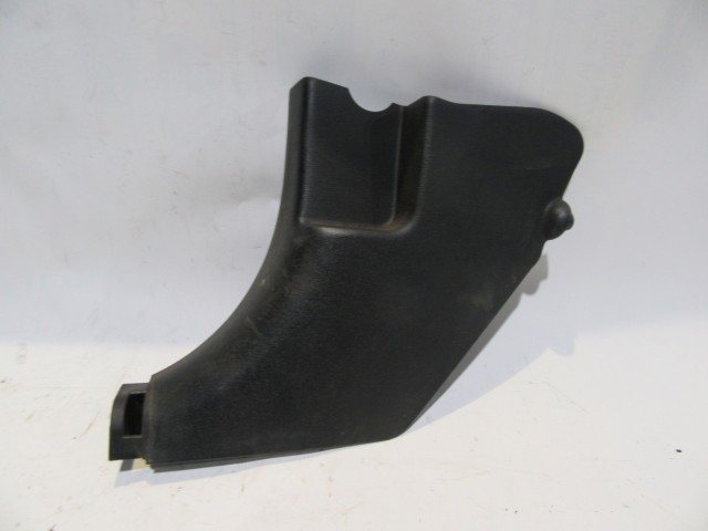 Hyundai i20 bal első küszöb belső borítás 