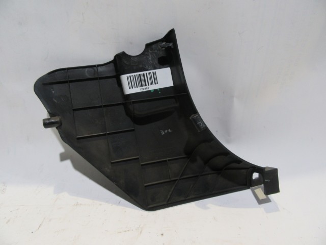 Hyundai i20 bal első küszöb belső borítás 