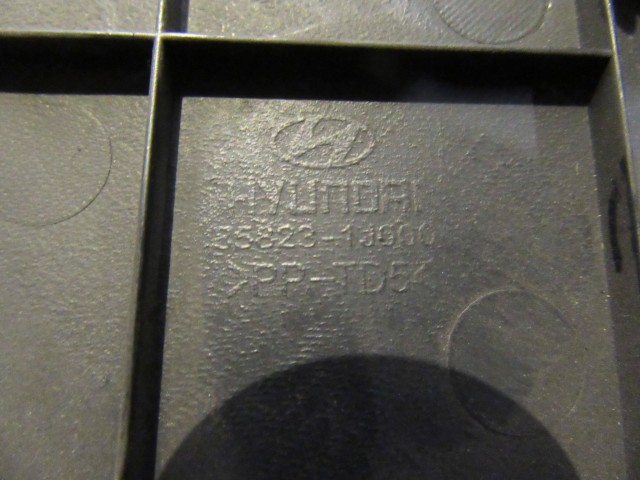 Hyundai i20 bal első küszöb belső borítás 