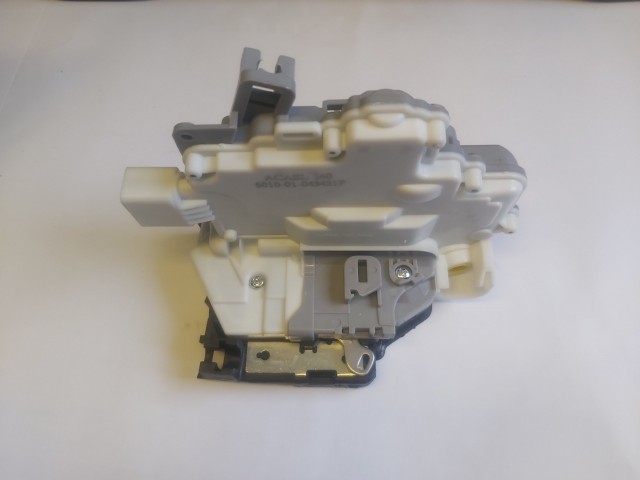 Vw Passat, Skoda Super B II, Seat Ibiza, Audi Q7 utángyártott új bal első ajtózár 3c1837015a